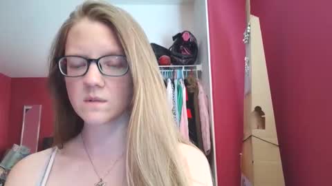 AngelicAngel online show from April 2026 07:25:02 PM