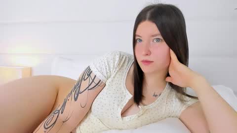 Angelic online show from September 2025 01:39:02 AM