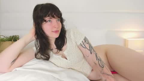 Snapshot of angelicmoon chatting on May 2026 01:47:02 AM Angelic online show from May 2026 01:47:02 AM