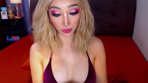 MS. AMALIA online show from December 2025 06:08:02 AM