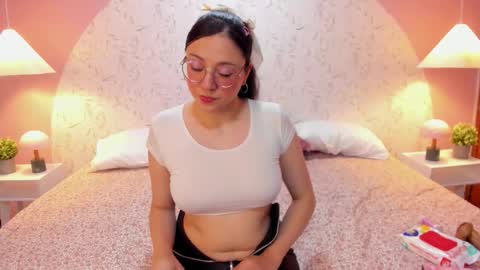 Snapshot of angelie_rosebrm chatting on February 2026 01:03:02 AM Angelica online show from February 2026 01:03:02 AM