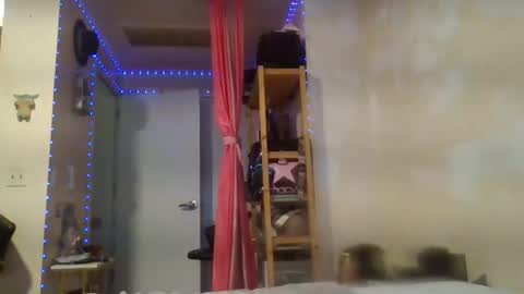 Snapshot of angelikka89 chatting on July 2026 07:29:01 AM Angelikka Freakd out Pikkels online show from July 2026 07:29:01 AM