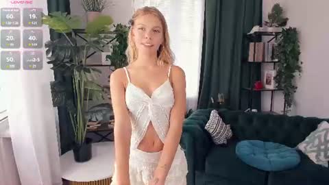 Alice WOW online show from August 2026 08:49:01 AM
