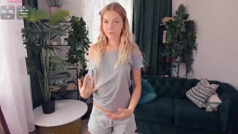 Alice WOW online show from August 2026 08:41:02 AM