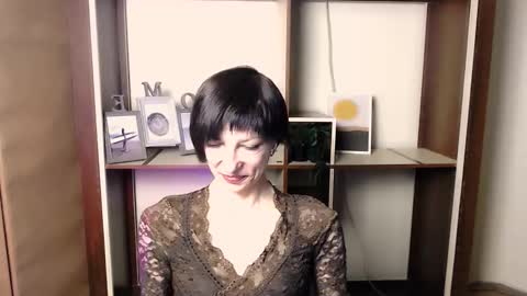 Angelina online show from November 2025 06:45:02 AM