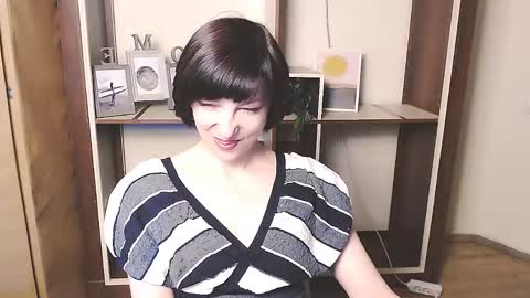 Snapshot of angelinalov_ chatting on April 2026 08:28:01 AM Angelina online show from April 2026 08:28:01 AM