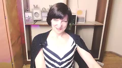 Snapshot of angelinalov_ chatting on April 2026 08:24:01 AM Angelina online show from April 2026 08:24:01 AM