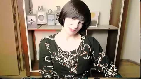 Snapshot of angelinalov_ chatting on May 2026 08:33:02 AM Angelina online show from May 2026 08:33:02 AM