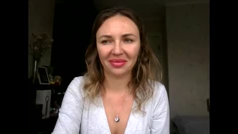 angelinalove28 online show from October 2025 07:29:01 AM