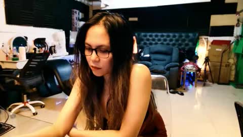 Angel online show from September 2025 01:18:01 AM