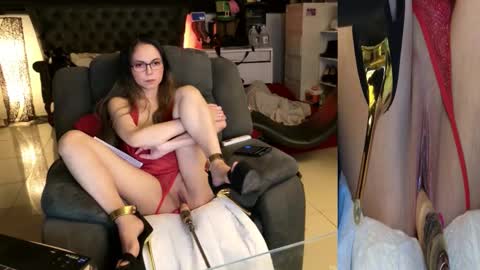 Angel online show from October 2025 09:47:02 PM