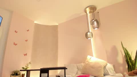 Angeline  online show from December 2025 01:06:01 PM