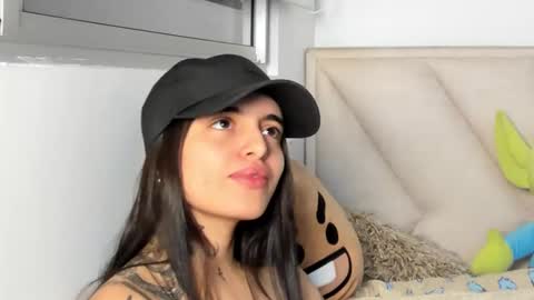 Angeline Smith  online show from September 2025 07:42:01 AM