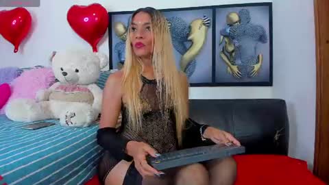Snapshot of angeline_focus chatting on June 2026 07:06:02 AM ANGELINE YAMPOLL online show from June 2026 07:06:02 AM