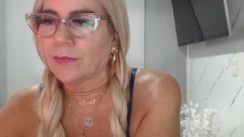 angelinna_12 online show from June 2026 05:12:01 AM