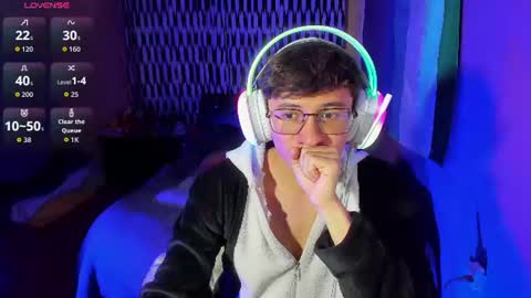 Snapshot of angelito18_twink chatting on June 2026 12:32:02 AM Angel online show from June 2026 12:32:02 AM