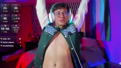 Snapshot of angelito18_twink chatting on June 2026 06:55:02 AM Angel online show from June 2026 06:55:02 AM