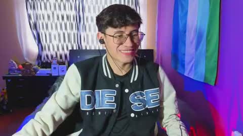 Snapshot of angelito18_twink chatting on June 2026 09:01:02 PM Angel online show from June 2026 09:01:02 PM