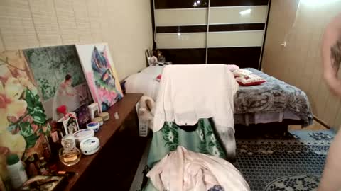 Snapshot of angelleah chatting on June 2026 06:27:01 PM angelleah online show from June 2026 06:27:01 PM