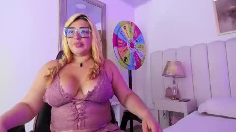 angellhott  online show from March 2026 06:26:01 PM