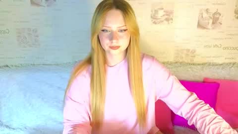 Snapshot of angellisss chatting on September 2025 01:12:02 PM Cutie online show from September 2025 01:12:02 PM