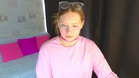 Snapshot of angellisss chatting on October 2025 05:27:02 AM Cutie online show from October 2025 05:27:02 AM