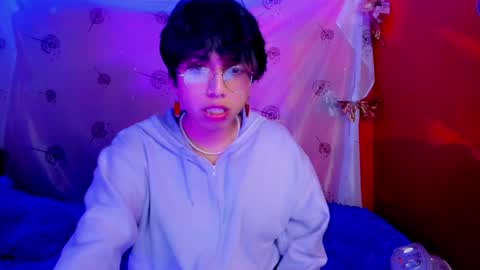 Snapshot of angellonfire chatting on December 2024 04:42:01 AM Angel  online show from December 2024 04:42:01 AM