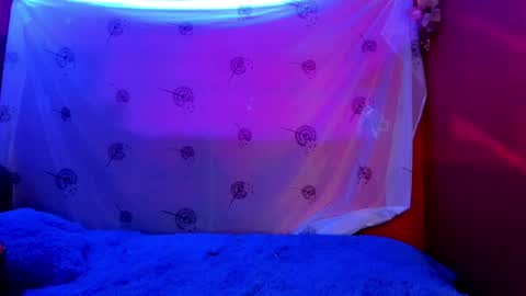 Snapshot of angellonfire chatting on December 2024 07:06:02 AM Angel  online show from December 2024 07:06:02 AM