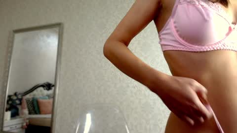 Snapshot of angelmarryy chatting on December 2024 07:27:01 AM Natalia online show from December 2024 07:27:01 AM