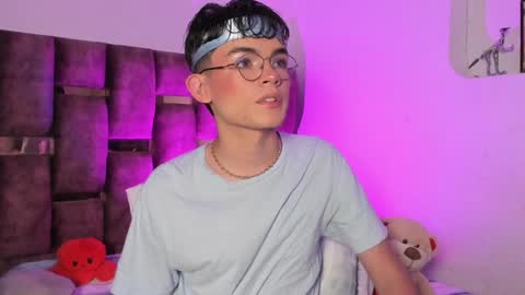 Angelo I work from home this is my room  online show from January 2025 04:22:02 AM