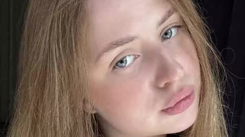 Snapshot of angelpuffx chatting on May 2026 04:57:01 PM Alice online show from May 2026 04:57:01 PM