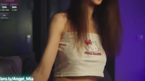 Snapshot of angels_kiss chatting on March 2026 05:31:02 AM Nikki online show from March 2026 05:31:02 AM