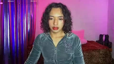 Snapshot of angelsdustxxx chatting on May 2026 01:33:01 AM online show from May 2026 01:33:01 AM