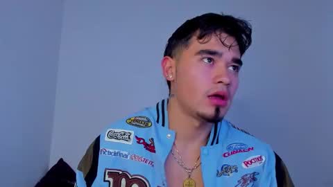 Angel Fox online show from October 2025 06:50:02 PM