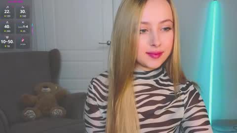 Snapshot of angelxloe chatting on April 2026 11:43:02 PM Im Chloe i do FLASH BOOBS for new fan club online show from April 2026 11:43:02 PM
