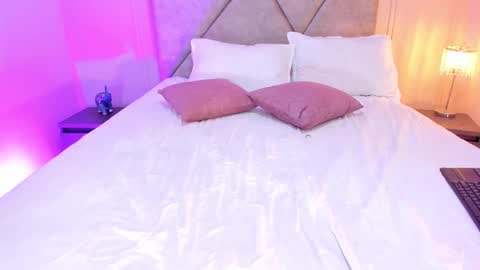 angely_perry online show from September 2025 04:34:01 PM