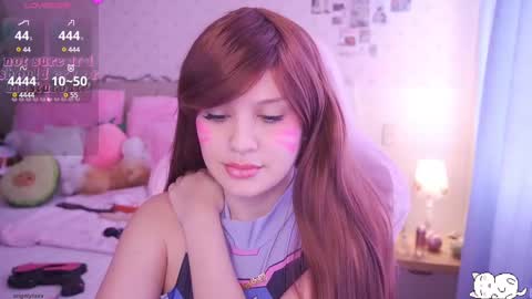 Snapshot of angelytaxx chatting on February 2025 01:46:01 PM Angel online show from February 2025 01:46:01 PM