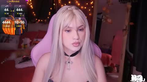 Snapshot of angelytaxx chatting on October 2025 11:47:01 PM Angel online show from October 2025 11:47:01 PM