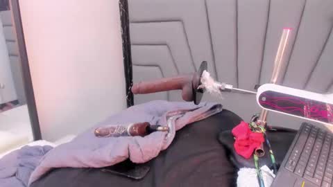 A N G I E.  online show from November 2025 02:10:02 AM