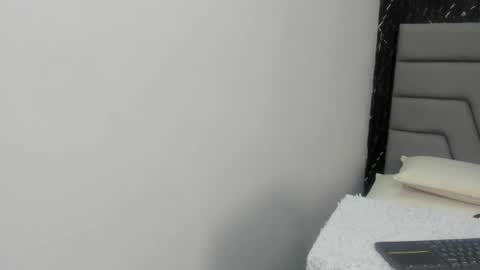 A N G I E.  online show from January 2026 12:12:02 AM