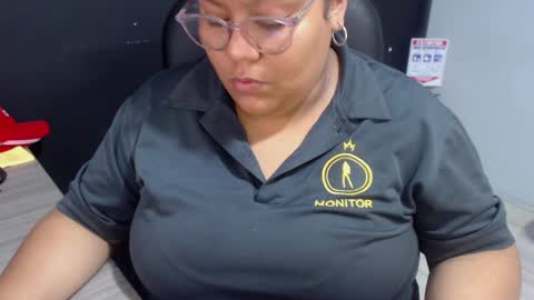 Snapshot of angy_ro12 chatting on June 2026 02:33:01 PM angy online show from June 2026 02:33:01 PM