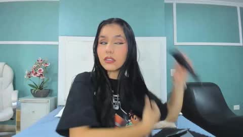 Ania online show from November 2025 10:13:02 PM