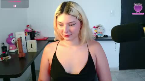 Snapshot of ania_mml chatting on July 2026 10:05:01 PM Ania online show from July 2026 10:05:01 PM
