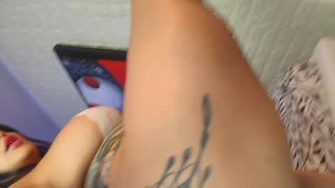 Snapshot of anielli69 chatting on December 2024 07:39:02 PM laura online show from December 2024 07:39:02 PM