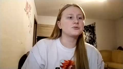 Anika online show from September 2025 01:31:02 AM