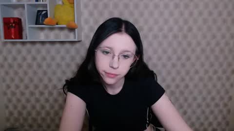 Mia online show from June 2026 07:39:01 AM