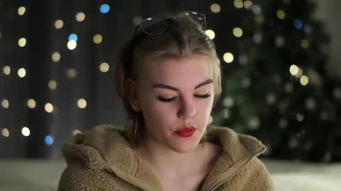 AnishaVivo online show from January 2026 12:21:02 PM