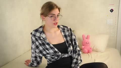 AnishaVivo online show from February 2026 12:43:02 PM