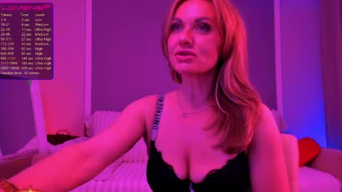 Snapshot of anita_forever chatting on May 2026 10:07:01 PM Anita online show from May 2026 10:07:01 PM