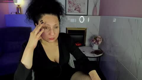 Anita online show from December 2024 12:04:01 AM